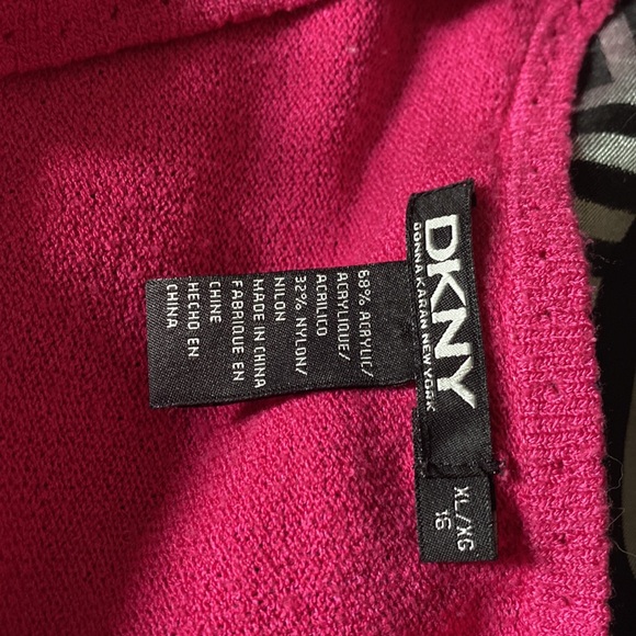 Girls swearter - Picture 2 of 4